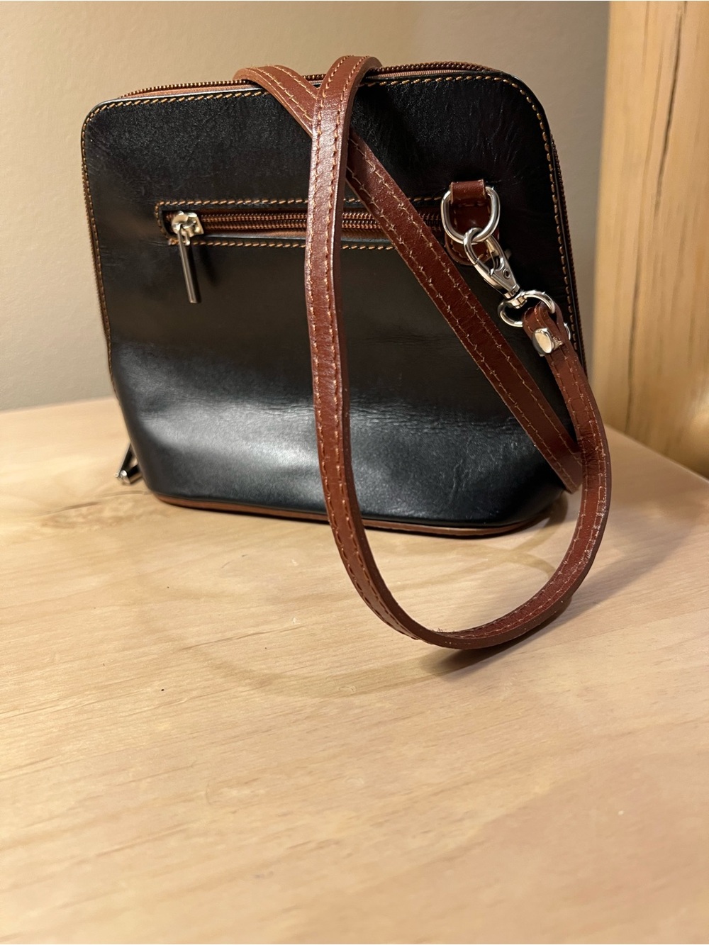 Vera Pelle Black and Brown Leather Crossbody Bag